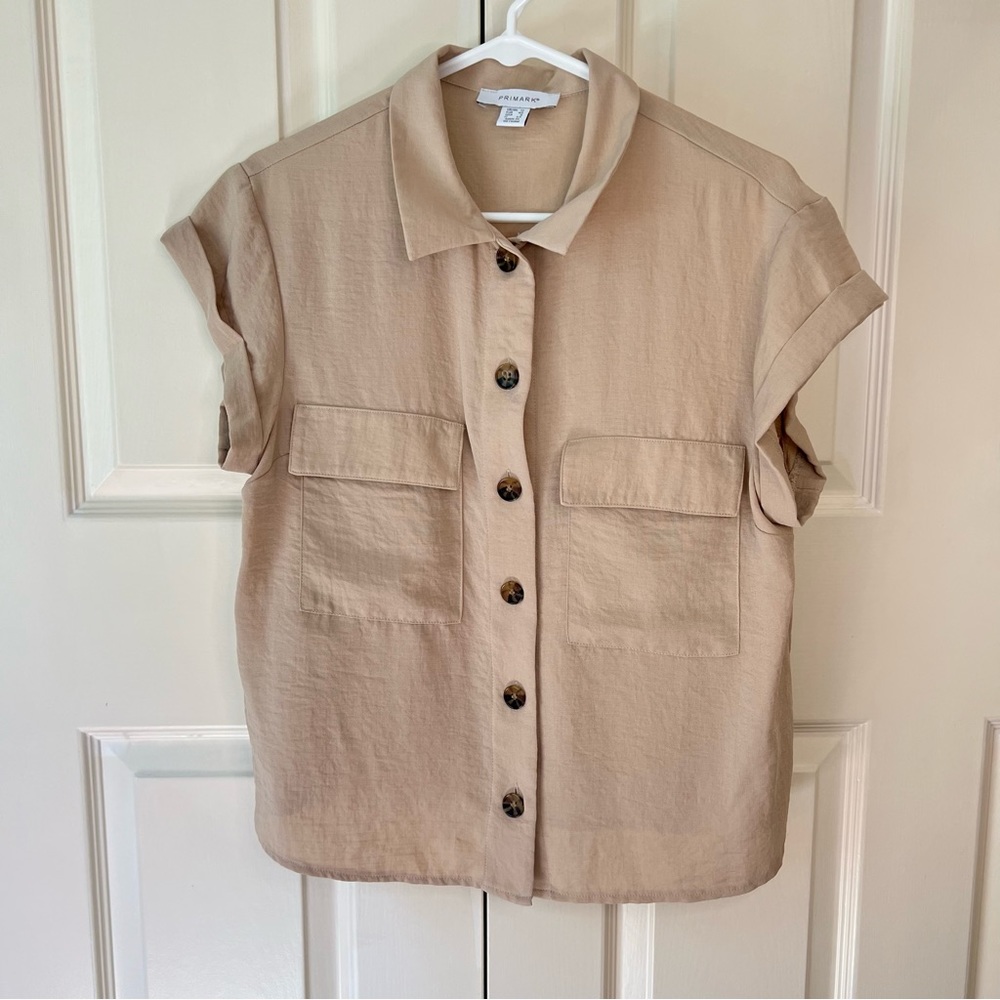 Primark khaki short sleeve button down cargo shirt with tortoise shell buttons